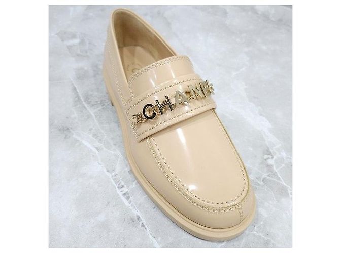 Chanel Mocassini Initial Patent Chain - vista 5