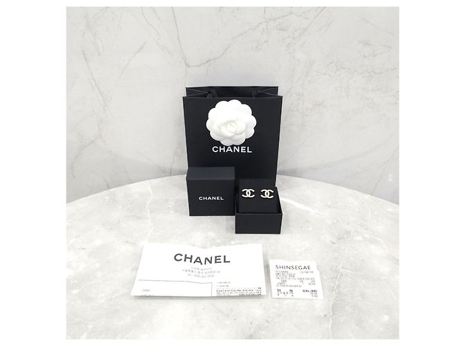 Chanel Orecchini classici con logo CC dorato - vista 14