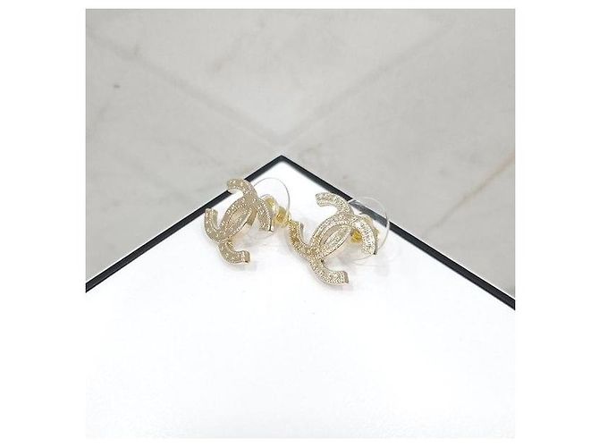 Chanel Orecchini classici con logo CC dorato - vista 2