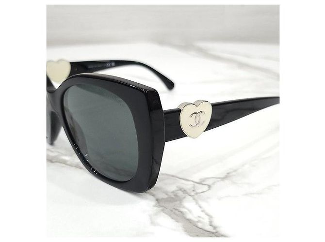 Chanel Occhiali da sole Heart CC Logo Black - vista 5