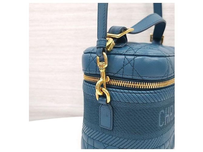 Dior Piccolo Beauty Case da Viaggio in Pelle di Agnello Cannage Blu - vista 4