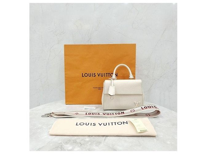 Louis Vuitton Borsa a tracolla Epi Mini Clooney - vista 11