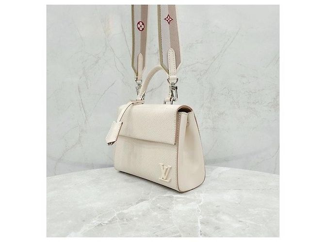 Louis Vuitton Borsa a tracolla Epi Mini Clooney - vista 2