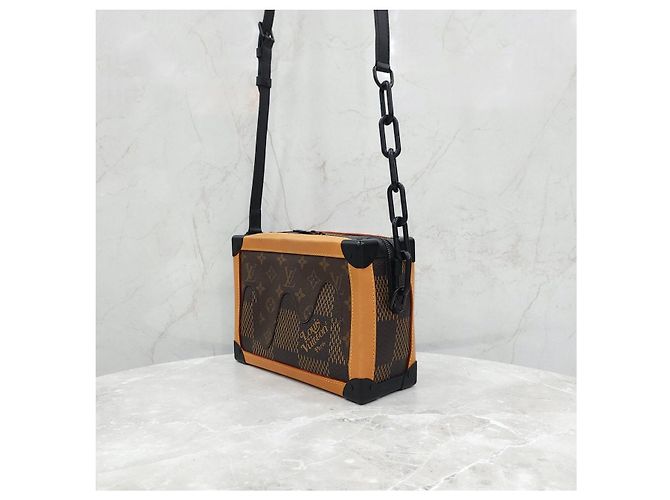 Louis Vuitton Limited Edition Monogram Soft Trunk Messenger Bag - Ansicht 12