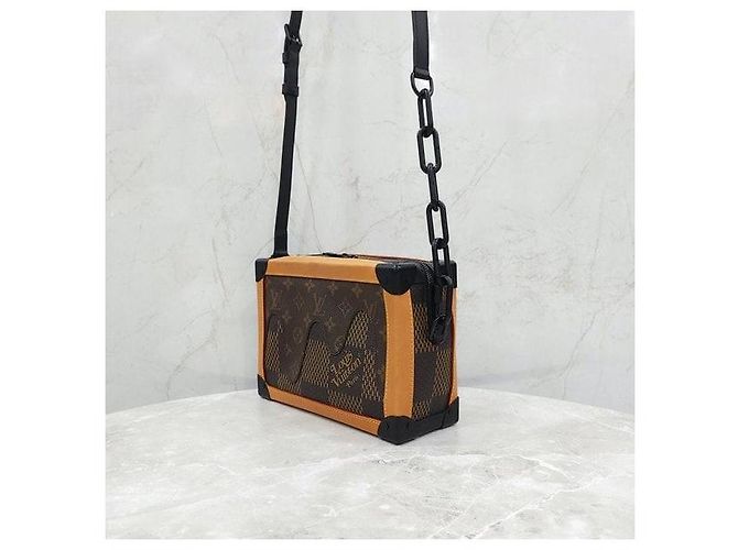 Louis Vuitton Limited Edition Monogram Soft Trunk Messenger Bag - Ansicht 2