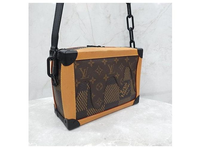 Louis Vuitton Limited Edition Monogram Soft Trunk Messenger Bag - Ansicht 4
