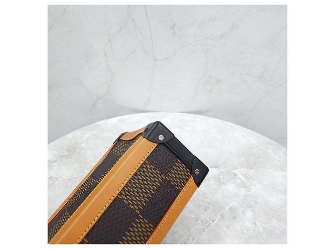 Louis Vuitton Limited Edition Monogram Soft Trunk Messenger Bag - Ansicht 8