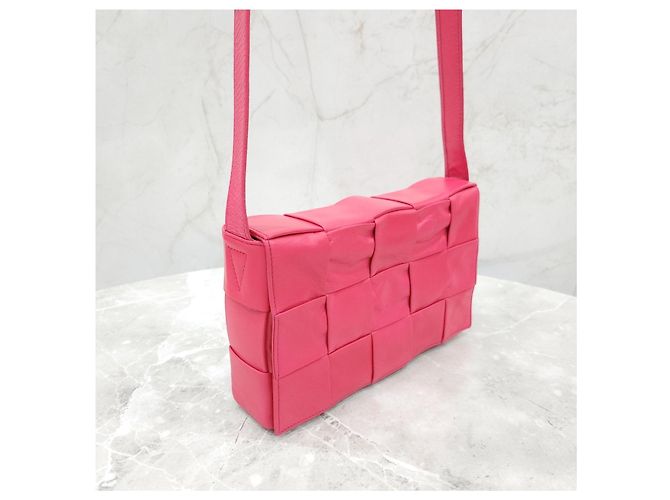 Bottega Veneta Borsa a tracolla Cassette Intrecciato Rosa - vista 14
