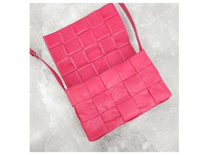 Bottega Veneta Borsa a tracolla Cassette Intrecciato Rosa - vista 15