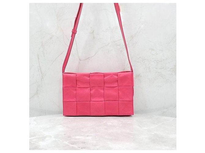 Bottega Veneta Borsa a tracolla Cassette Intrecciato Rosa - vista 3