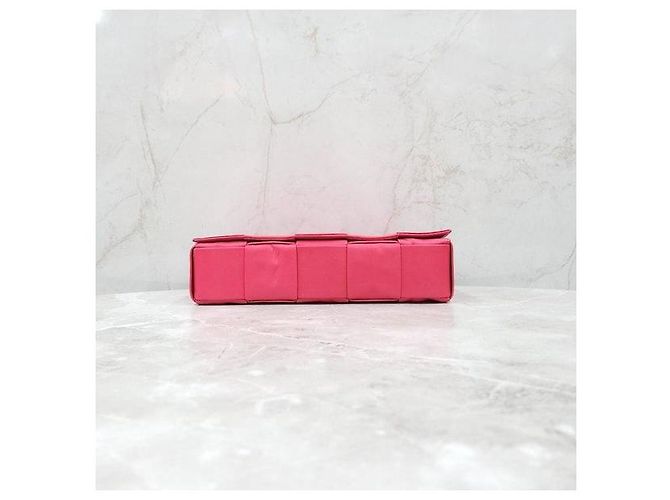 Bottega Veneta Borsa a tracolla Cassette Intrecciato Rosa - vista 6