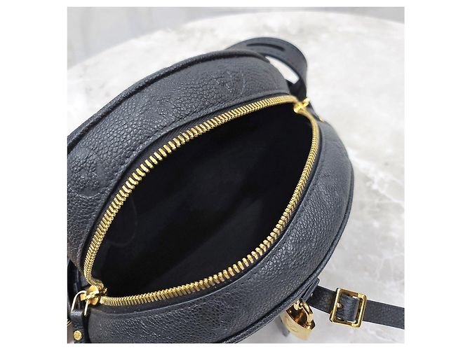 Louis Vuitton Borsa Crossbody Monogram Empreinte MM - vista 15