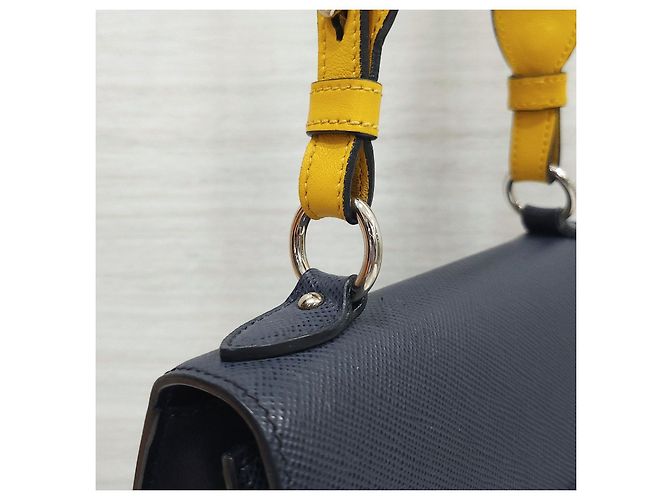 Prada Borsa a tracolla con patta in pelle Saffiano monocromatica - vista 14