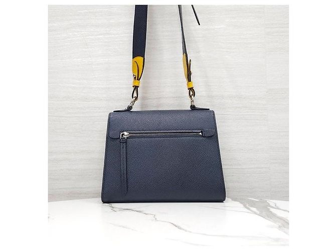 Prada Borsa a tracolla con patta in pelle Saffiano monocromatica - vista 3