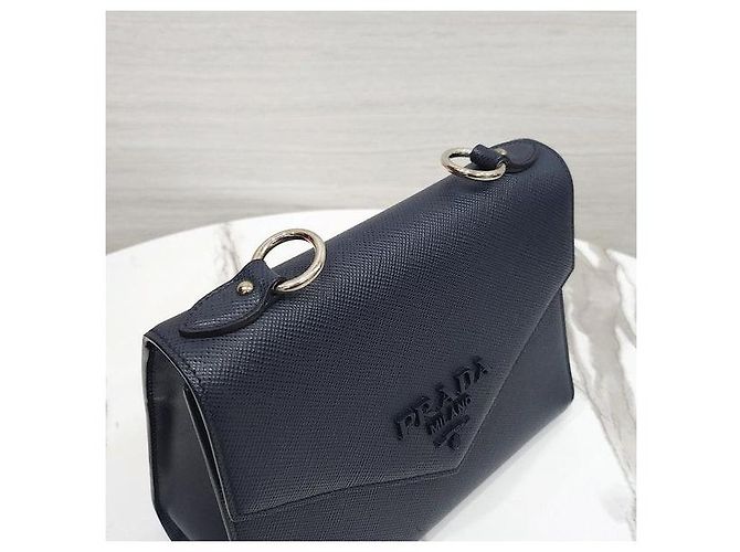 Prada Borsa a tracolla con patta in pelle Saffiano monocromatica - vista 6