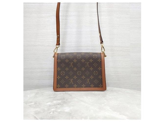 Louis Vuitton Borsa a tracolla Monogram Dauphine MM con catena - vista 3