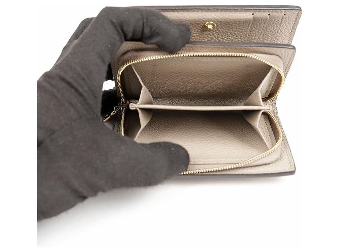 Louis Vuitton Portafoglio Compatto Cléa Beige - vista 9