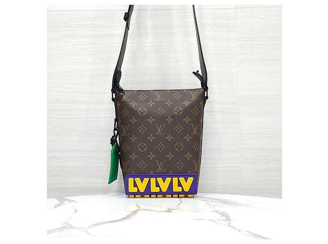 Louis Vuitton Borsa Messenger Rubber Cruiser Monogram Brown - vista 11