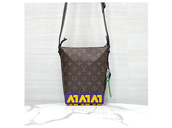 Louis Vuitton Borsa Messenger Rubber Cruiser Monogram Brown - vista 13