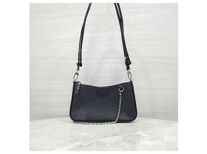 Louis Vuitton Borsa a tracolla Epi Easy Pouch - vista 11