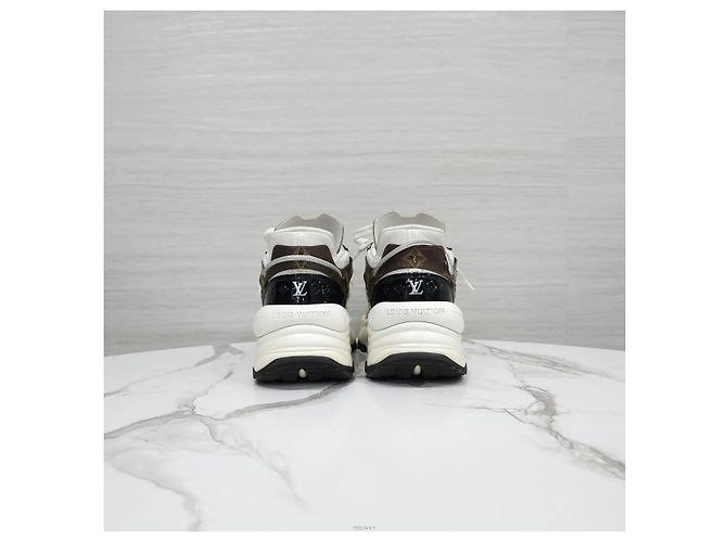 Louis Vuitton Sneakers Monogram Run - vista 3
