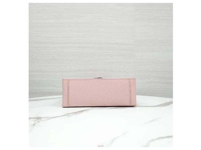 Louis Vuitton Borsa a tracolla Rocky BB Epi Rose Ballerine - vista 7