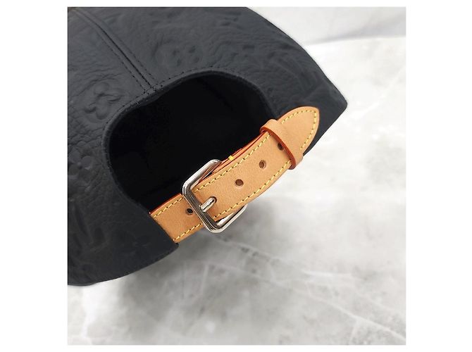 Louis Vuitton Shadow Baseball Cap aus schwarzem Monogram-Leder - Ansicht 11