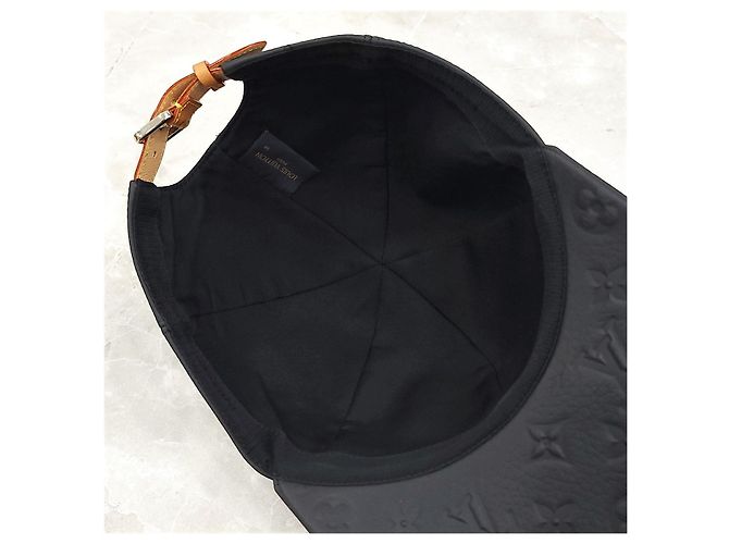 Louis Vuitton Shadow Baseball Cap aus schwarzem Monogram-Leder - Ansicht 14
