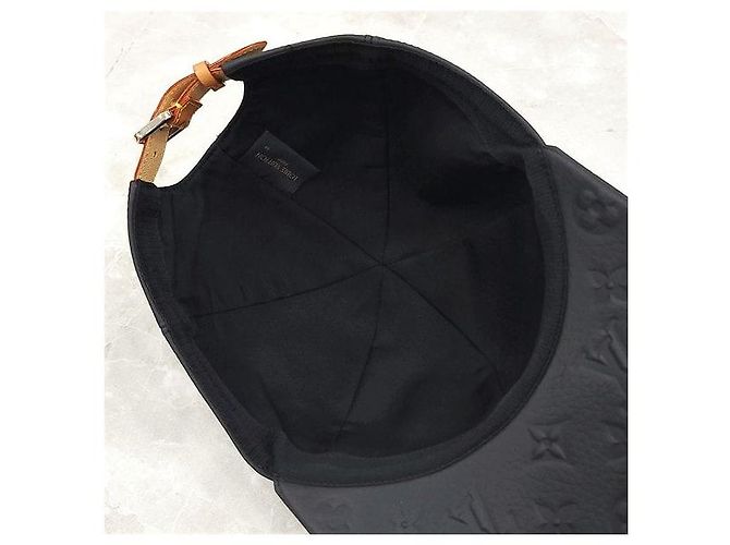 Louis Vuitton Shadow Baseball Cap aus schwarzem Monogram-Leder - Ansicht 6