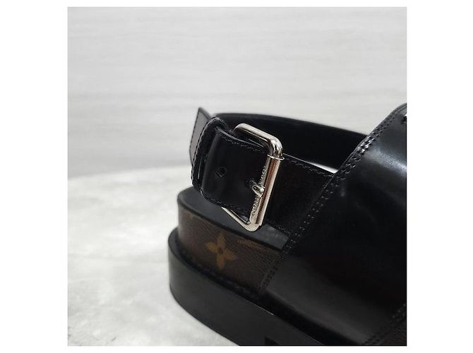 Louis Vuitton Mules basse comfort con logo in metallo - vista 7