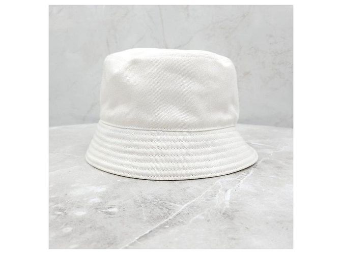 Prada Re-Nylon Bucket Hat mit weißem Dreiecks-Logo - Ansicht 3