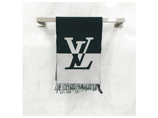 Louis Vuitton Bufanda Graphic Dual Dark Green - vista 3
