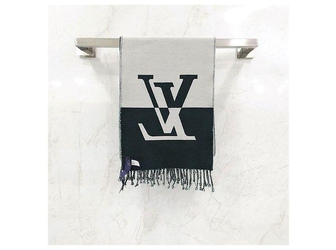 Louis Vuitton Bufanda Graphic Dual Dark Green - vista 4