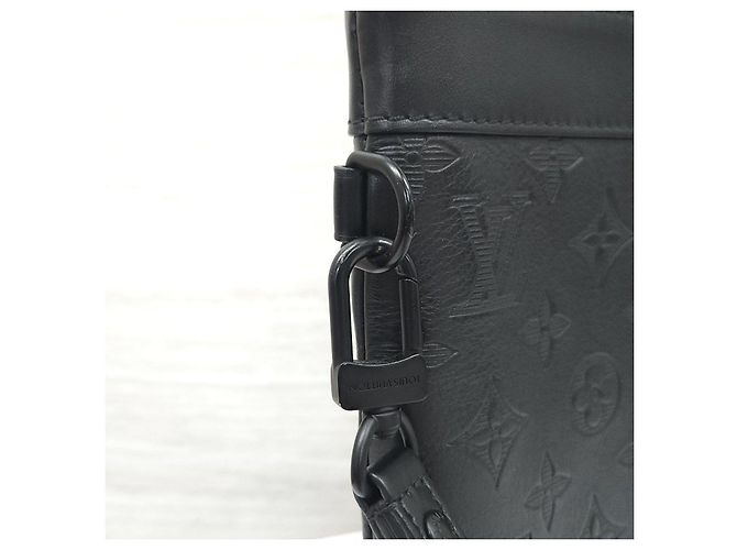 Louis Vuitton Monogram Shadow Pochette Accessoires Clutch - Ansicht 15