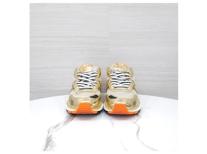 Louis Vuitton Sneakers Trail White Gold Edition - vista 10