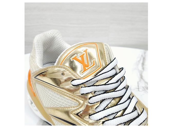 Louis Vuitton Sneakers Trail White Gold Edition - vista 14