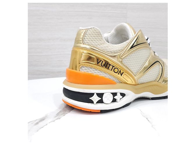 Louis Vuitton Sneakers Trail White Gold Edition - vista 15