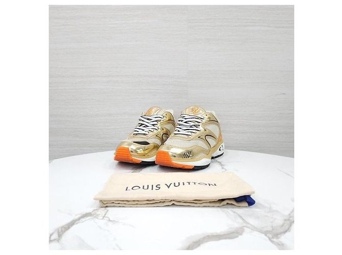 Louis Vuitton Sneakers Trail White Gold Edition - vista 8