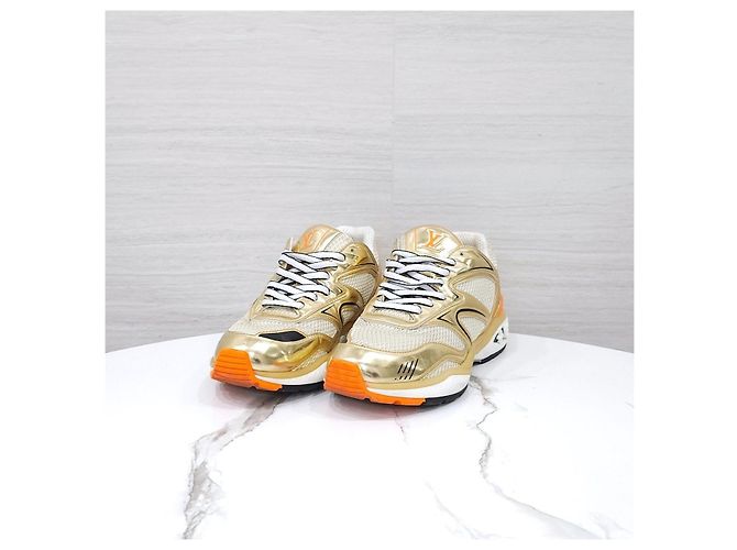 Louis Vuitton Sneakers Trail White Gold Edition - vista 9