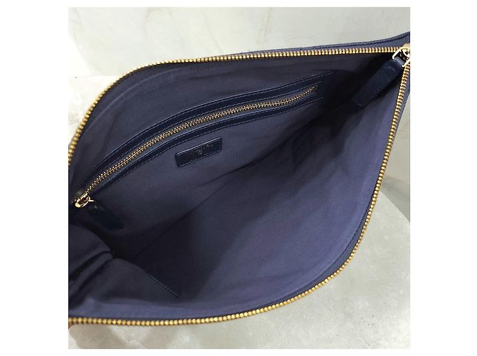 Chanel Classic New Medium Clutch Navy Gold-Plated Caviar - vista 15