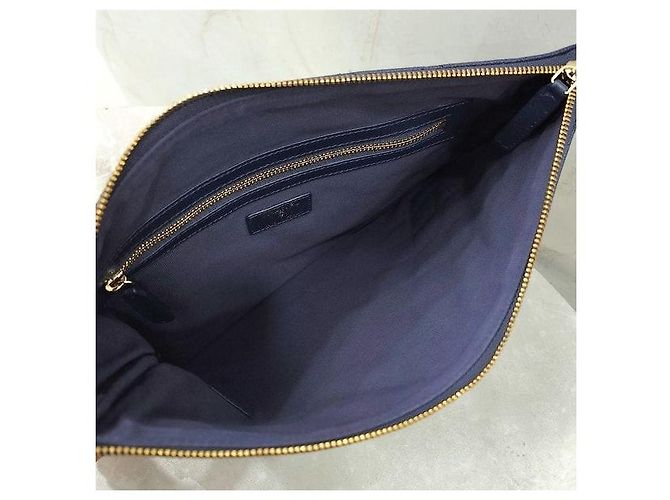 Chanel Classic New Medium Clutch Navy Gold-Plated Caviar - vista 7