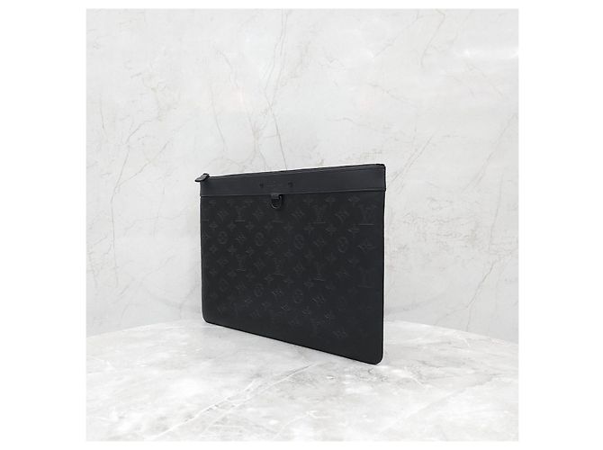 Louis Vuitton Discovery Pochette Clutch in pelle GM - vista 11