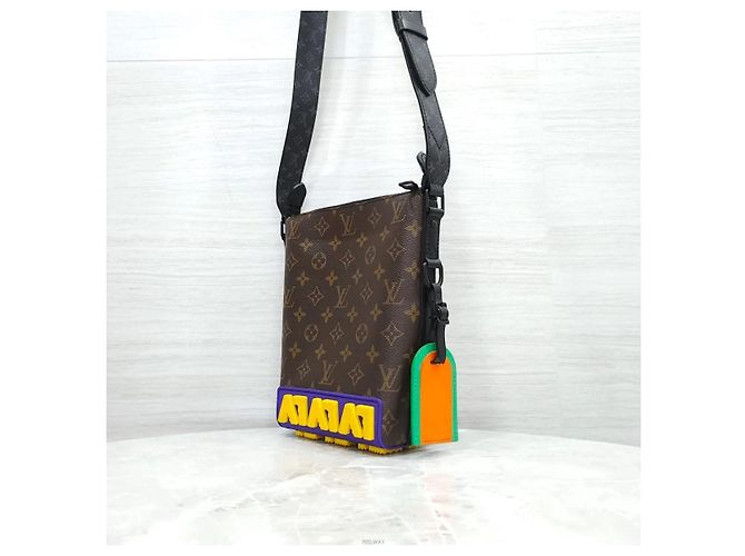 Louis Vuitton Bolsa Messenger Monogram Cruiser - vista 2