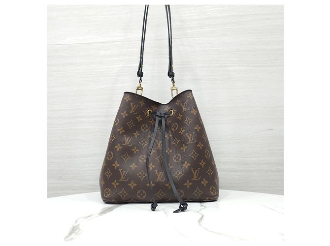Néonoé Louis Vuitton Monogram NeoNoe MM Black - vista 11