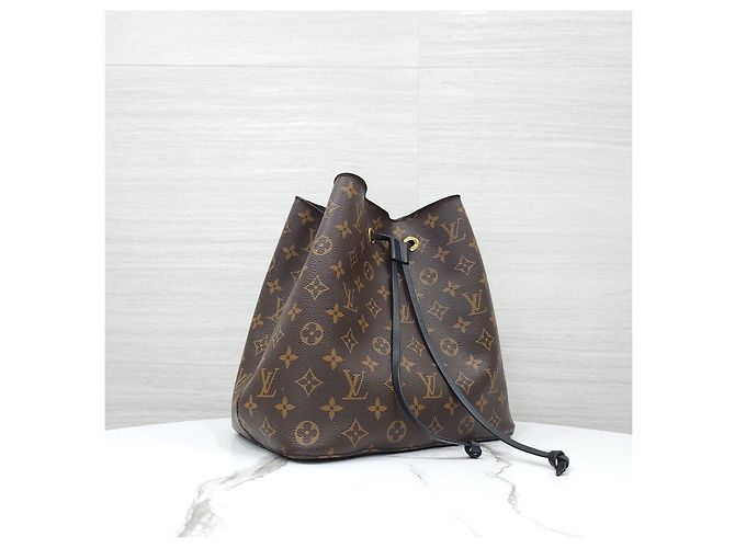 Néonoé Louis Vuitton Monogram NeoNoe MM Black - vista 14