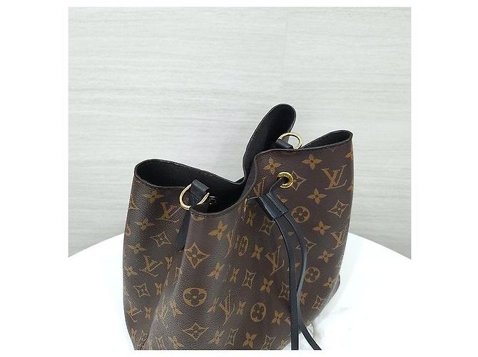 Néonoé Louis Vuitton Monogram NeoNoe MM Black - vista 7
