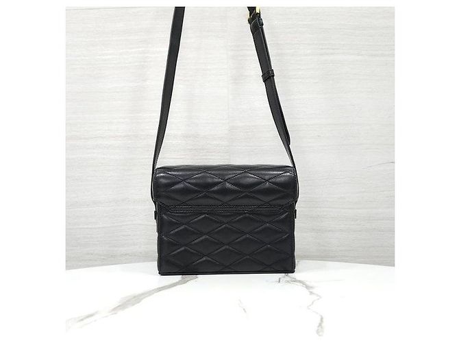 Autre Marque Bolsa Box de Pele de Cordeiro Acolchoada Preta e Dourada Bolsa de Ombro - vista 3