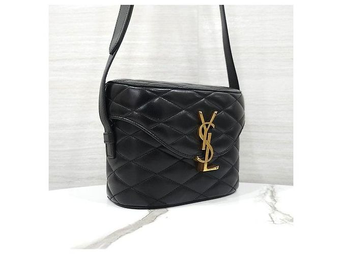Autre Marque Bolsa Box de Pele de Cordeiro Acolchoada Preta e Dourada Bolsa de Ombro - vista 4