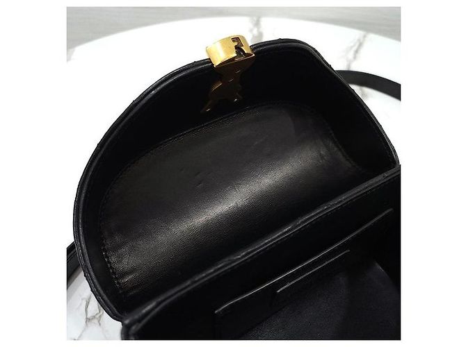 Autre Marque Bolsa Box de Pele de Cordeiro Acolchoada Preta e Dourada Bolsa de Ombro - vista 7
