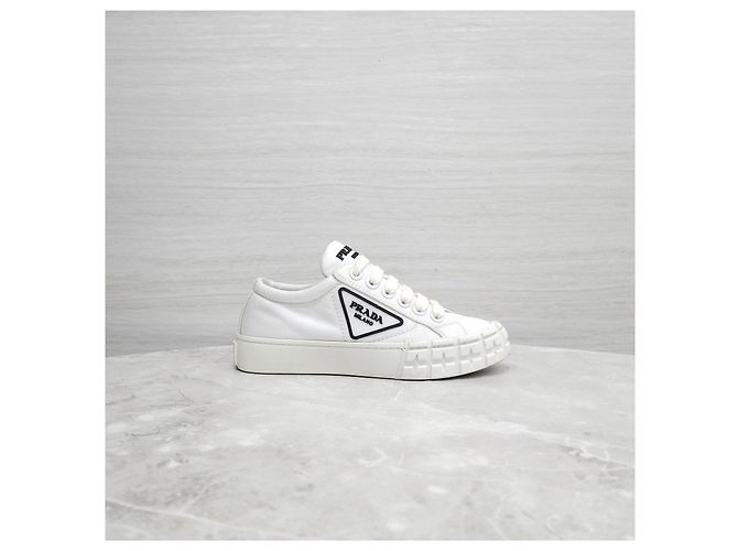 Prada Sneakers in gabardine bianca con logo Triangle - vista 10